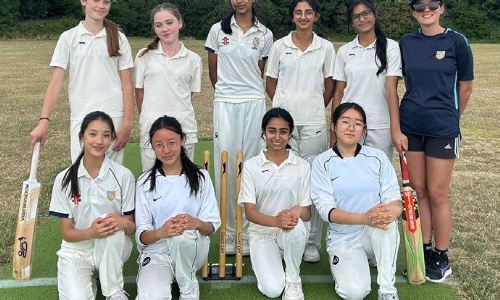 Cricket team with Ms Fenner